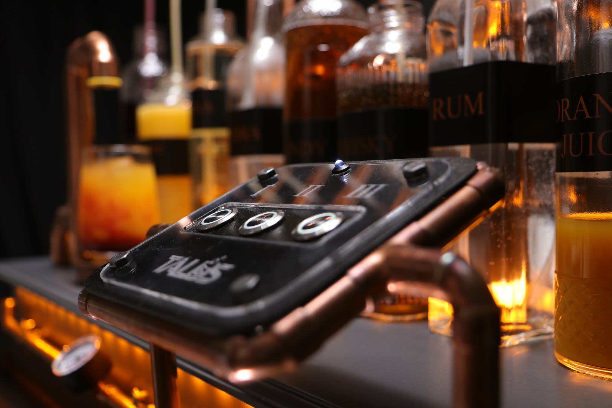 Talus cocktail machine