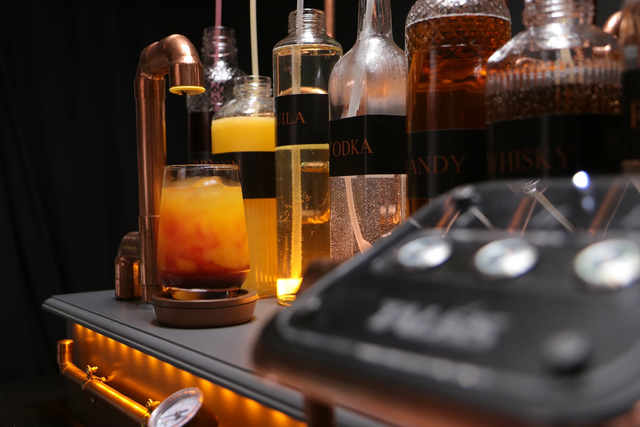 Talus cocktail machine